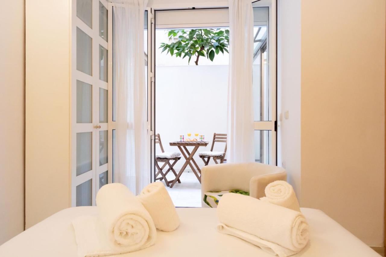 Goles Courtyard With Parking By Valcambre Appartamento Siviglia Esterno foto