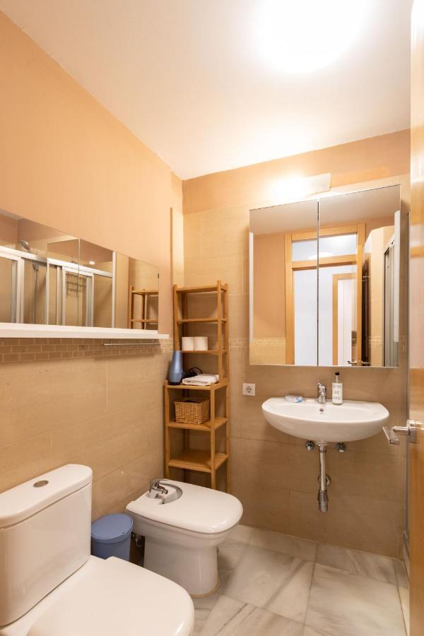 Goles Courtyard With Parking By Valcambre Appartamento Siviglia Esterno foto